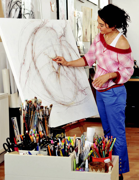 Duvar kağıdı "out", duvar resimleri "in"!