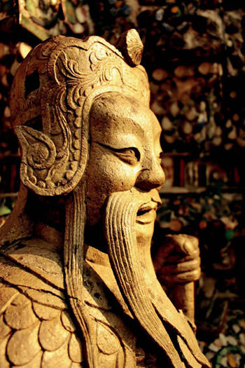 Tahtın ve tacın pırıltısı altında alışveriş