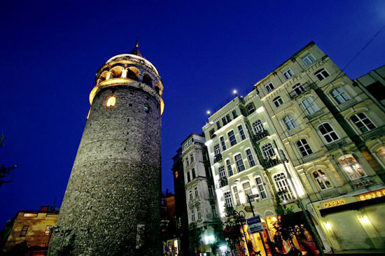 Tahtın ve tacın pırıltısı altında alışveriş