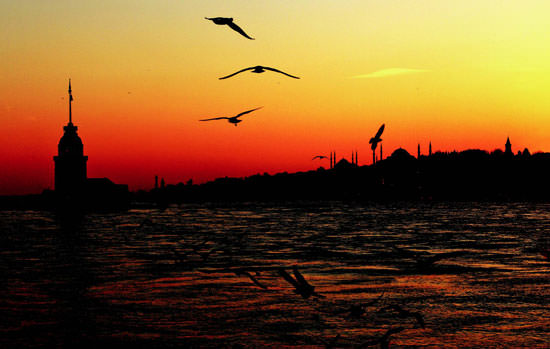 Tahtın ve tacın pırıltısı altında alışveriş