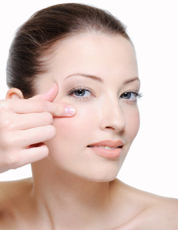 Aydınlık gözler için makyaj tüyosu