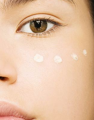 Aydınlık gözler için makyaj tüyosu