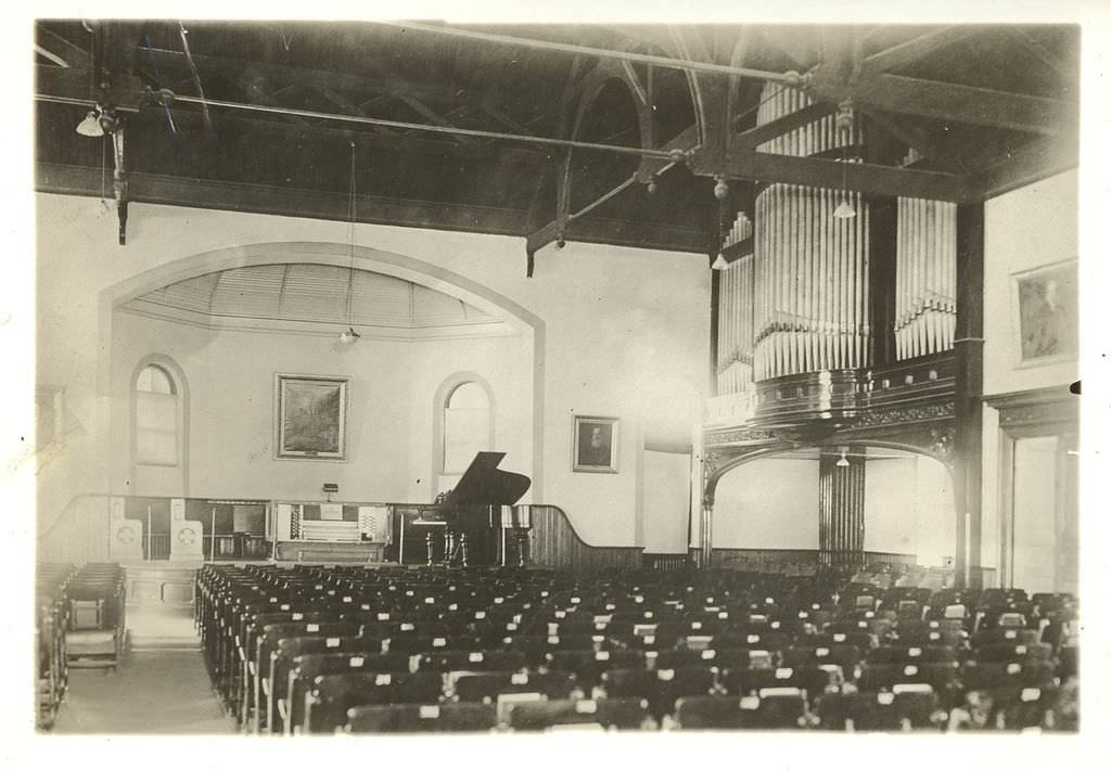 Robert Kolej’in sergisi 15 Mayıs’ta açılıyor