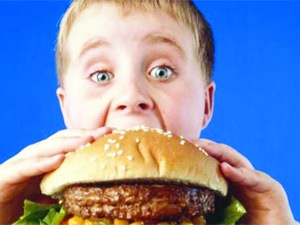 Çocuklarımıza abur cubur vermeli miyiz?