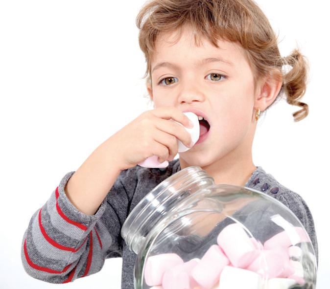 Çocuklarımıza abur cubur vermeli miyiz?