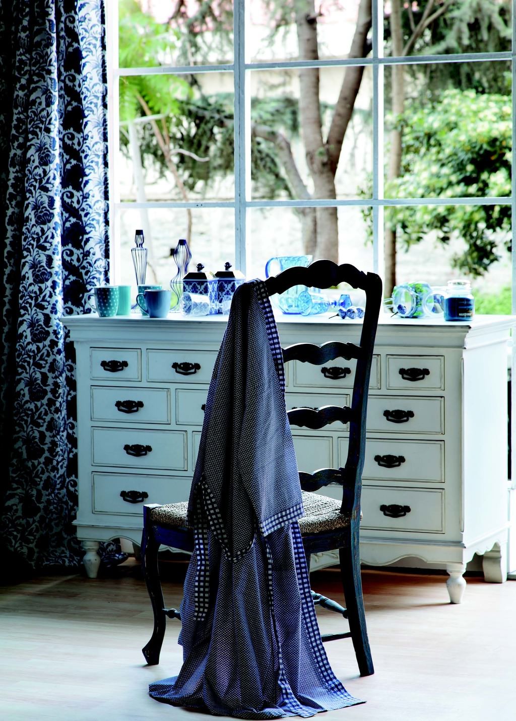 Yaza mavi yakışır