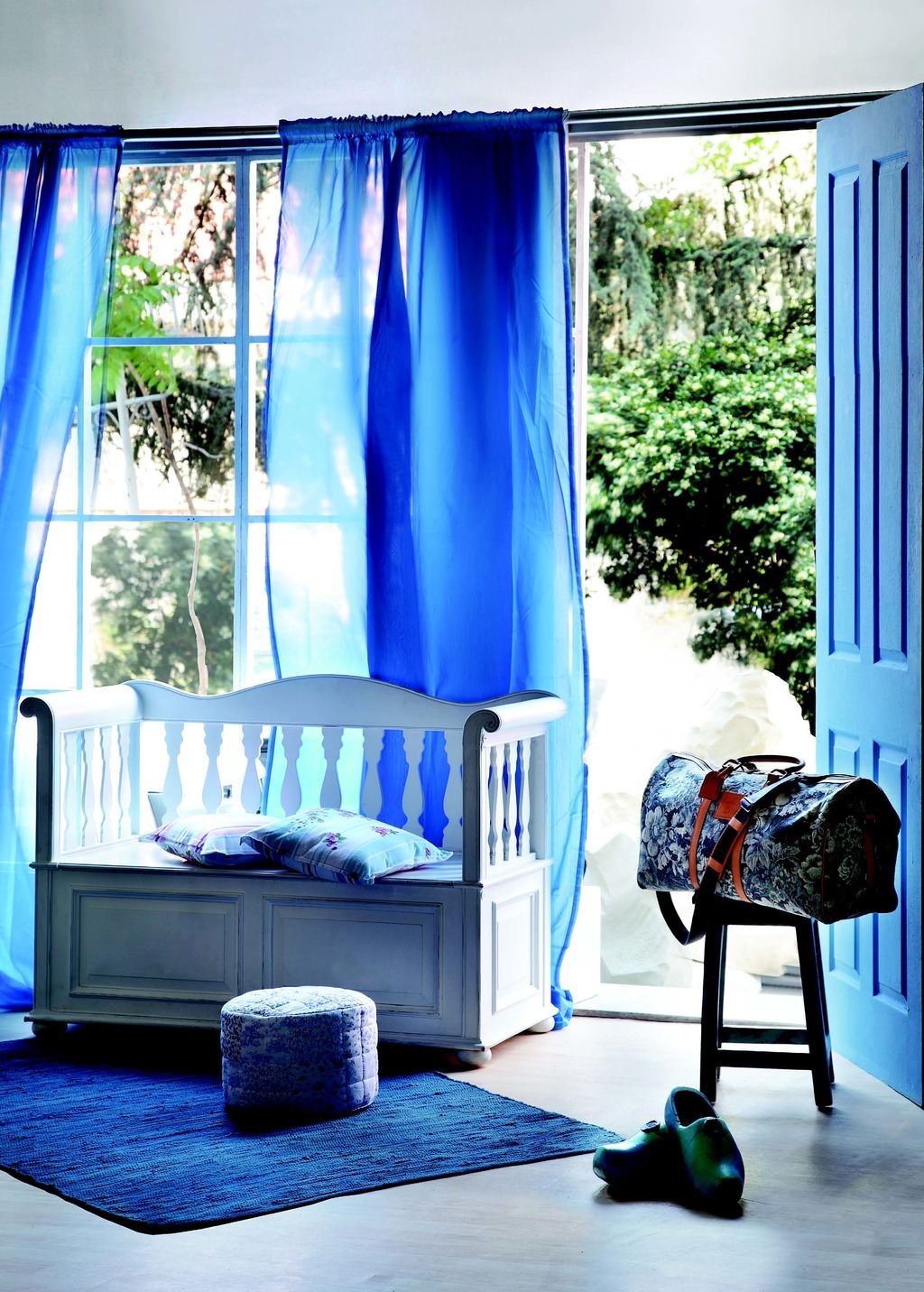 Yaza mavi yakışır