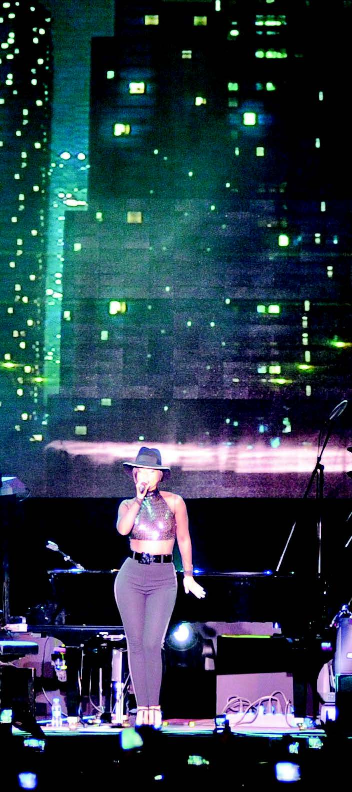 Dünyaca ünlü yıldız İstanbul'da konser verdi