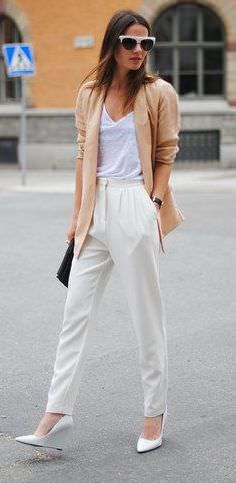 Beyaz pantolon kombinleri