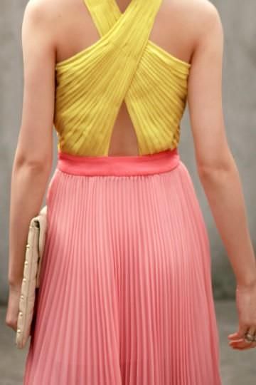 Sırt dekoltenizi konuşturun!