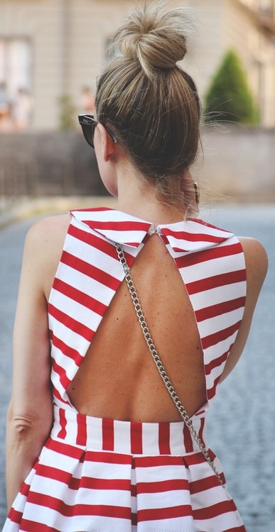 Sırt dekoltenizi konuşturun!