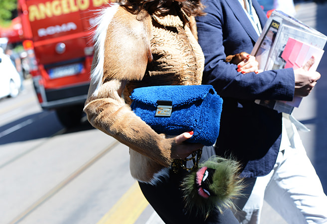 Milano sokaklarında ilginç aksesuarlar