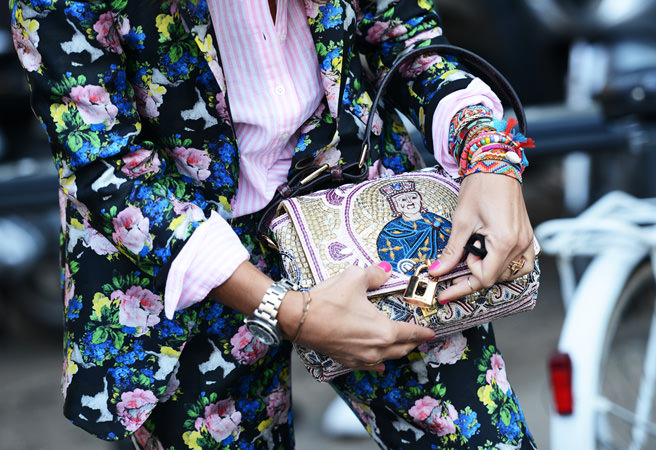 Milano sokaklarında ilginç aksesuarlar