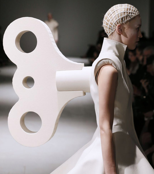 Paris Moda Haftası'nda sonbahar / kış 2014