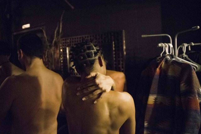 Dünyada çıplak yoga modası