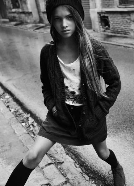 12 yaşındaki model Thylane Blondeau, yine tartışma konusu