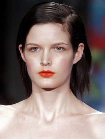 Dudaklarda turuncu etkisi