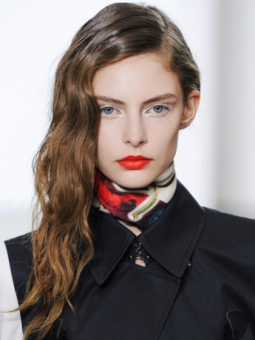 Dudaklarda turuncu etkisi