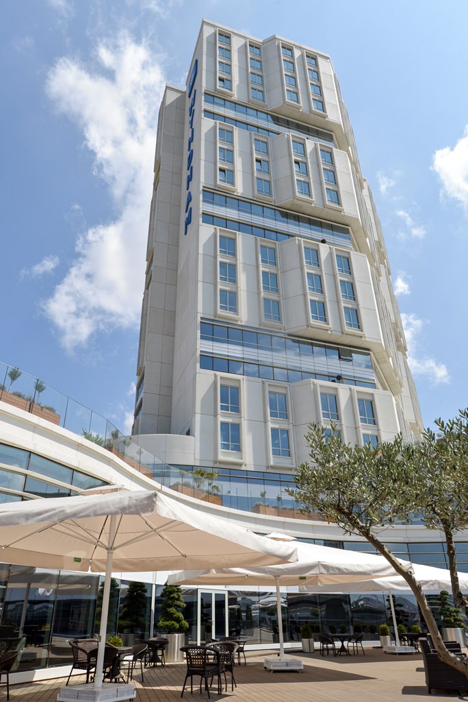 Anneler Günü hediyenizin yarısı  Wyndham İstanbul Petek Hotel’den hediye