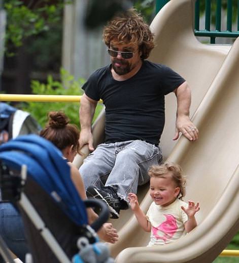 En karizmatik cüce baba: Peter Dinklage