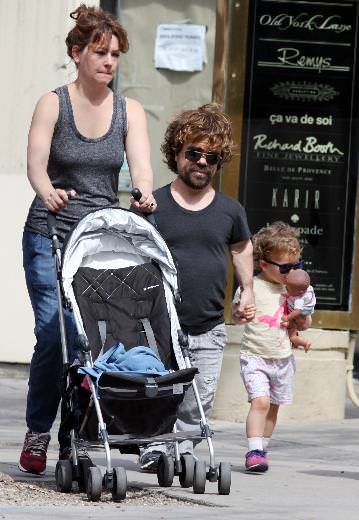 En karizmatik cüce baba: Peter Dinklage