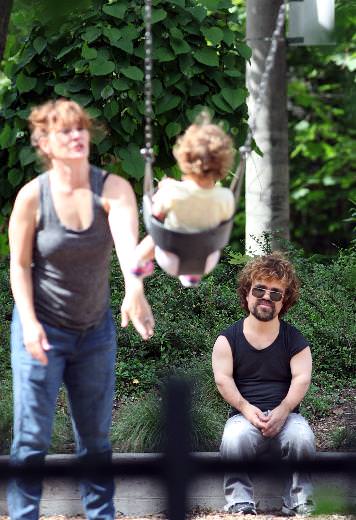 En karizmatik cüce baba: Peter Dinklage