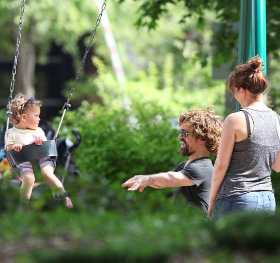 En karizmatik cüce baba: Peter Dinklage