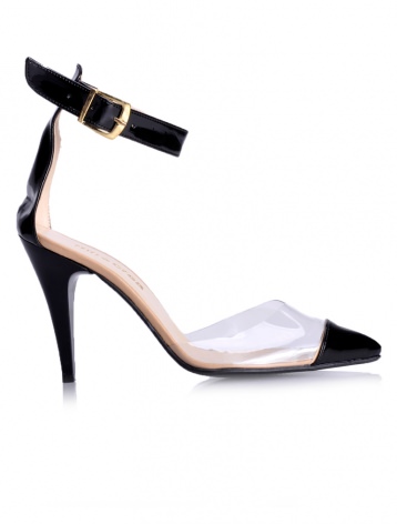 Rengarenk ayakkabılar Mecrea’da!