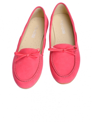 Rengarenk ayakkabılar Mecrea’da!