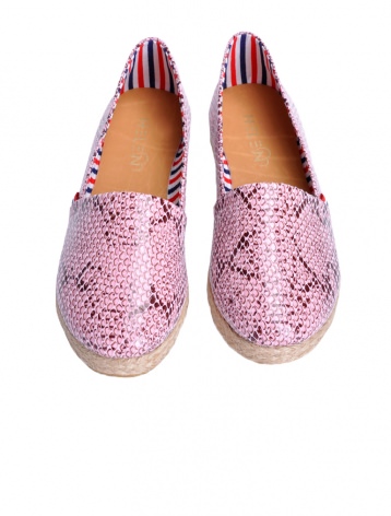 Rengarenk ayakkabılar Mecrea’da!