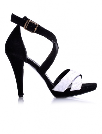 Rengarenk ayakkabılar Mecrea’da!