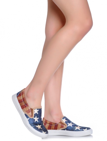 Rengarenk ayakkabılar Mecrea’da!