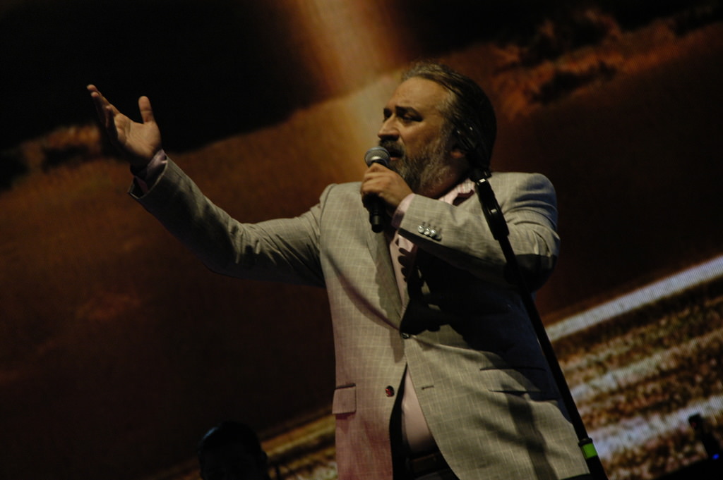 Karadeniz’in güçlü sesi Volkan Konak