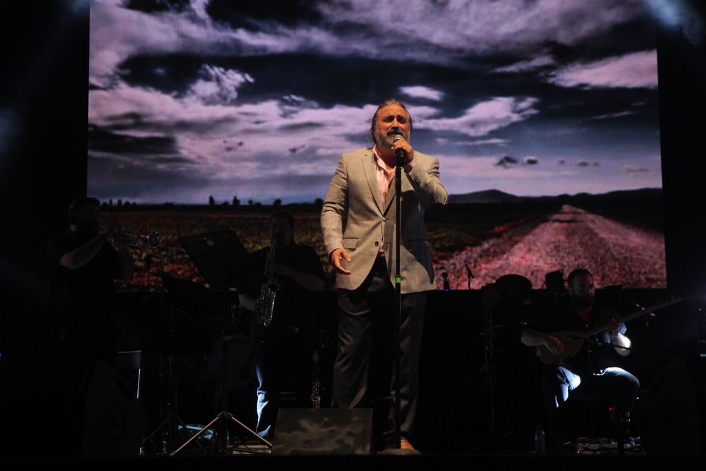 Karadeniz’in güçlü sesi Volkan Konak