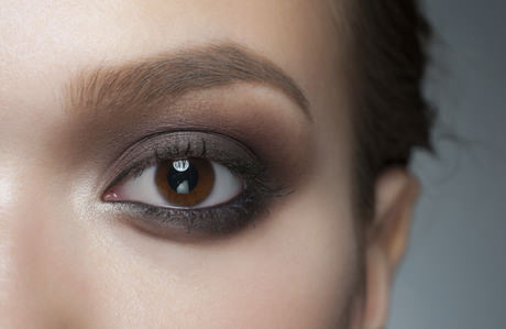 Kahverengi gözlere nasıl makyaj yapılır?