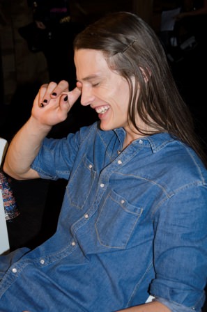 Hakan Akkaya backstage, MBFWI