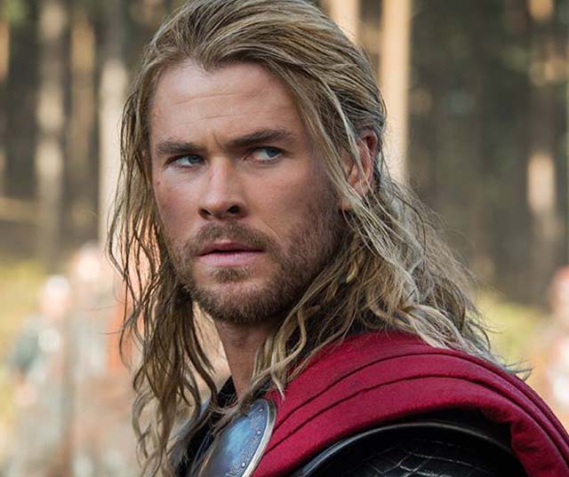 2014'ün en seksi erkeği Chris Hemsworth