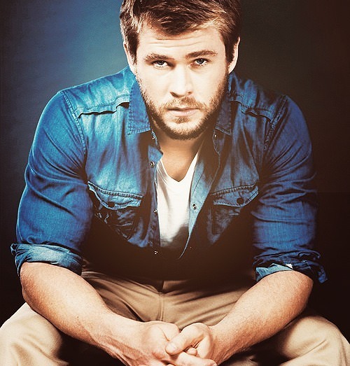 2014'ün en seksi erkeği Chris Hemsworth