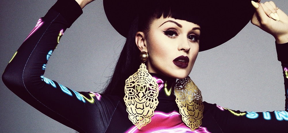 Biyonik şarkıcı Viktoria Modesta