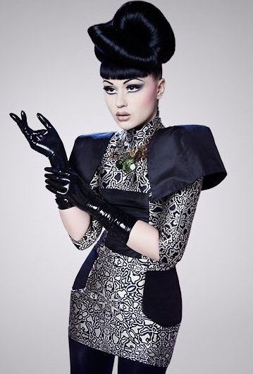 Biyonik şarkıcı Viktoria Modesta