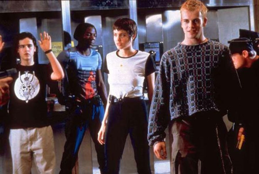 19 yaşında Angelina Jolie 