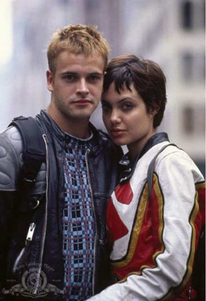 19 yaşında Angelina Jolie 