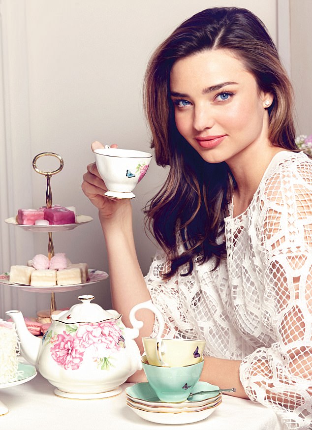 Miranda Kerr, çay takımı tasarladı! 