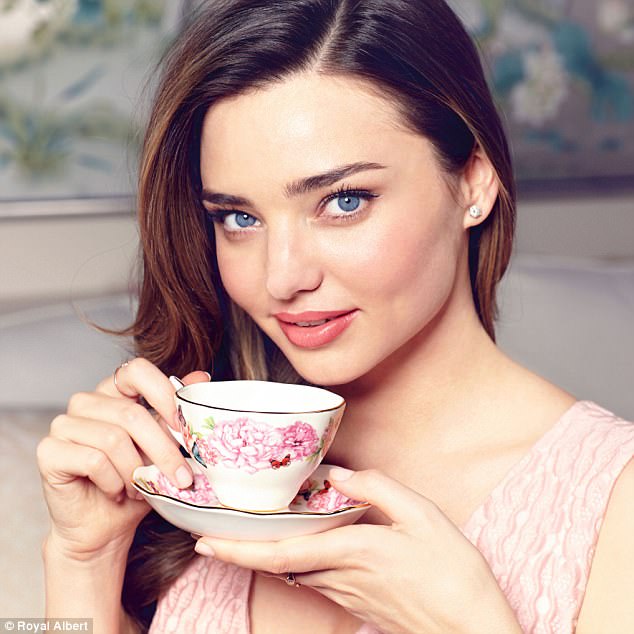 Miranda Kerr, çay takımı tasarladı! 