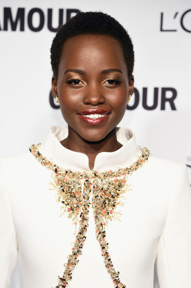 Metalik göz makyajı nasıl yapılır?