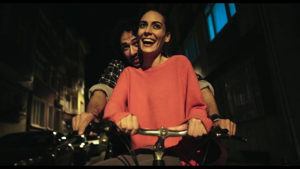 Aşk dediğin "Bir Varmış Bir Yokmuş" 