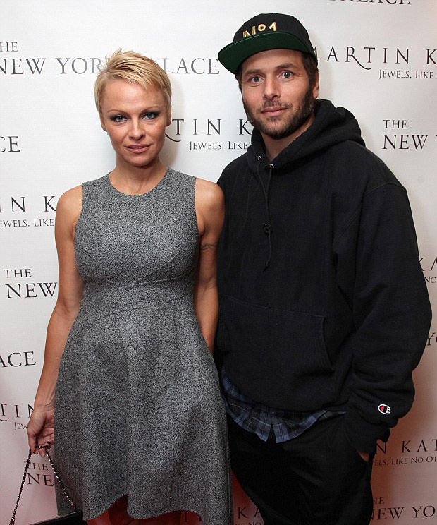 Pamela Anderson neden boşanıyor? 