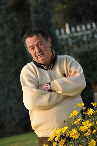 Kayahan'ın ölümü ünlüleri yasa boğdu