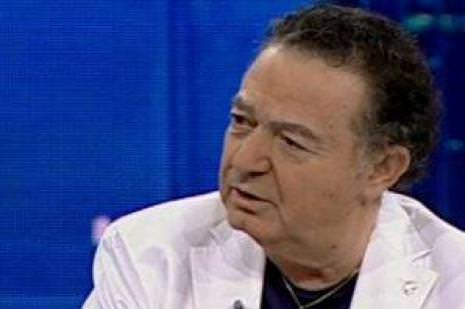 Kayahan'ın ölümü ünlüleri yasa boğdu