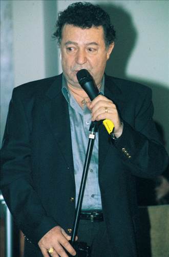 Kayahan'ın ölümü ünlüleri yasa boğdu